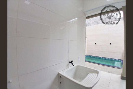 6_photo/94ce1dcc27.b37fb779aadef412-ATLAS-25fa29f8-c83d-4ab3-8a9f-52262f7f47a7.jpg de casa à venda com 3 quartos, 130m² em Guilhermina, Praia Grande