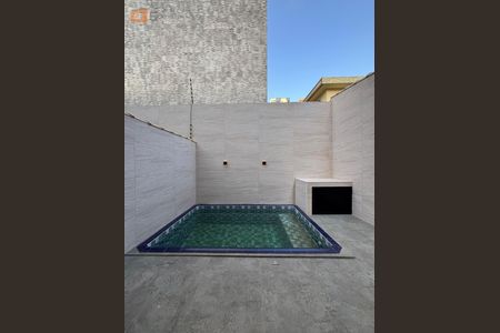 18_photo/94ce1dcc27.b37fb779aadef412-ATLAS-a2d60418-daa0-4e49-86b5-bc539cf2689f.jpg de casa à venda com 3 quartos, 130m² em Guilhermina, Praia Grande