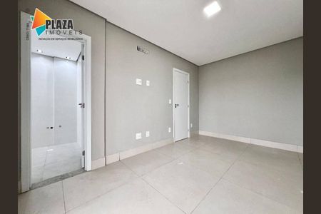 19_photo/94ce1dcc37.f9c34e6cf67e8587-ATLAS-38a73115-e7b6-4f10-a862-cc737f511dda.jpg de apartamento à venda com 4 quartos, 217m² em Guilhermina, Praia Grande