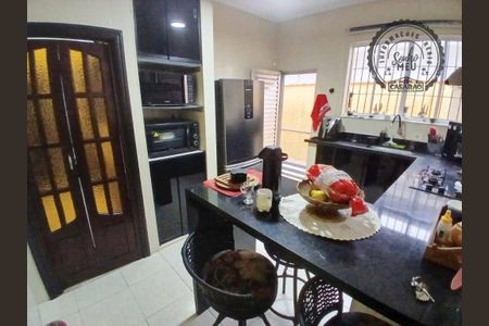 6_photo/94ce1dcc4d.ab41e4e09fc2bc48-ATLAS-b308d9fb-c791-4db7-b9de-20d7132f72d3.jpg de casa à venda com 2 quartos, 132m² em Guilhermina, Praia Grande