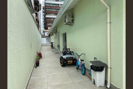 2_photo/94ce1dccf1.561dcad3d0cedf12-ATLAS-0a6aa1ca-5b9b-4655-9a08-d8434b7f63cd.jpg de casa à venda com 3 quartos, 133m² em Guilhermina, Praia Grande