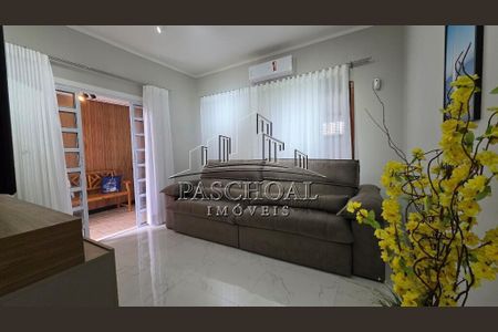 11_photo/94ce1dcd39.c405d9b7cdaa4033-ATLAS-b04484e7-00fd-4148-ad67-2bd4f00c9b56.jpg de casa à venda com 2 quartos, 140m² em Guilhermina, Praia Grande