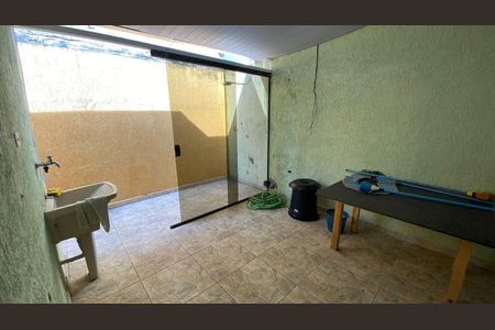 7_photo/94ce1dcd69.5dc92922f5f40c7d-ATLAS-7460e1b7-0e71-4f38-b537-a90437dce0a1.jpg de casa à venda com 2 quartos, 60m² em Guilhermina, Praia Grande