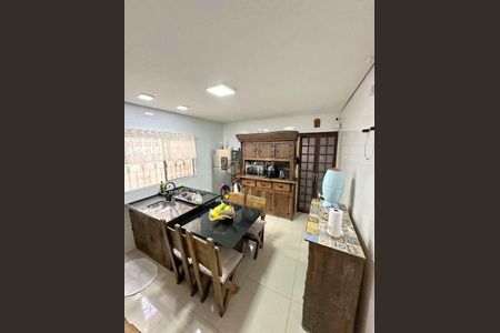 11_photo/94ce1dcd8f.ceff8192393c33de-ATLAS-a8cc8d7a-9978-407d-bc50-1589f9e49b5e.jpg de casa à venda com 3 quartos, 110m² em Guilhermina, Praia Grande