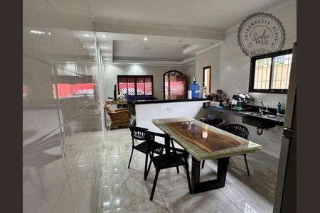 4_photo/94ce1dcde3.b9011c6352d0a570-ATLAS-d4fa46dd-9d84-4fe4-b155-9fedb05e591a.jpg de casa à venda com 3 quartos, 170m² em Guilhermina, Praia Grande