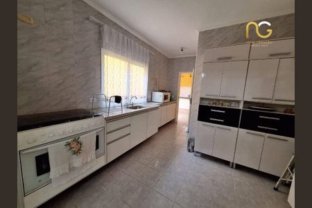 2_photo/94ce1dce9d.4b1992a7ab35c141-ATLAS-ef2d37b5-b738-419d-803b-1017f50edb06.jpg de casa à venda com 3 quartos, 175m² em Guilhermina, Praia Grande