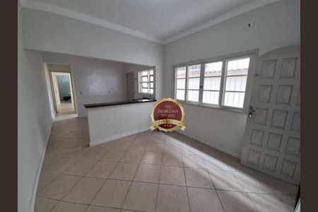 10_photo/94ce1dcecf.f33b2a40a10bd86f-ATLAS-672747b7-a737-4a51-a98f-2527bd08aa78.jpg de casa à venda com 2 quartos, 100m² em Guilhermina, Praia Grande