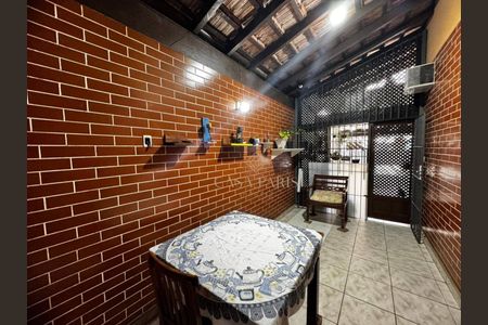 18_photo/94ce1dd285.07671446921f2772-ATLAS-6b3e97cb-c7a9-46d6-8d29-13b7fde76ffb.jpg de casa à venda com 2 quartos, 67m² em Guilhermina, Praia Grande
