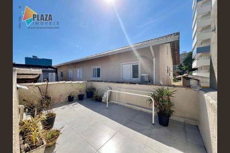 34_photo/94ce1dd2b3.d1ae08f062ab4888-ATLAS-526542fd-2946-4735-b498-36ce8246053d.jpg de casa à venda com 2 quartos, 106m² em Guilhermina, Praia Grande