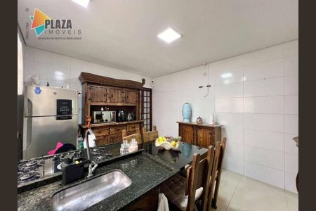 8_photo/94ce1dd2b3.d1ae08f062ab4888-ATLAS-7b0cfbe6-9a17-4746-89cf-c0ffd3e984ab.jpg de casa à venda com 2 quartos, 106m² em Guilhermina, Praia Grande