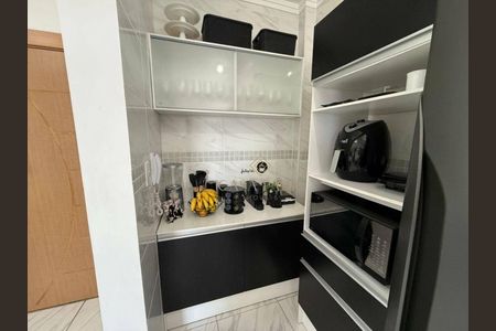 13_photo/94ce1dd2cb.b5a19f86c0c85d35-ATLAS-666d3f44-e7cd-4f91-bd7e-8c16890cc30b.jpg de apartamento à venda com 2 quartos, 67m² em Guilhermina, Praia Grande