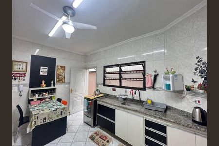 8_photo/94ce1dd2e9.833a42e394c467a8-ATLAS-da79e3d2-51d4-4e7e-aecc-670b59a83eea.jpg de casa à venda com 3 quartos, 155m² em Guilhermina, Praia Grande