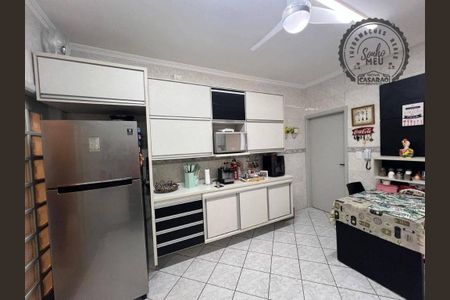 8_photo/94ce1dd2ed.49c40a4e0c1b1036-ATLAS-35e8e50a-44cc-4914-bbae-33ebbd326d00.jpg de casa à venda com 3 quartos, 155m² em Guilhermina, Praia Grande