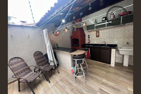 12_photo/94ce1dd2ed.49c40a4e0c1b1036-ATLAS-55b81b9a-9c05-438e-ad6a-68bb36a1e1d8.jpg de casa à venda com 3 quartos, 155m² em Guilhermina, Praia Grande