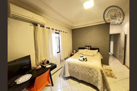 11_photo/94ce1dd2ef.1a2575360a780997-ATLAS-b2c82b37-cd07-4d51-b128-0dfdd755d673.jpg de casa à venda com 3 quartos, 155m² em Guilhermina, Praia Grande