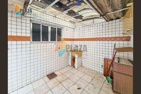 11_photo/94ce1dd387.a944a7ef88bd55c6-ATLAS-9a49617b-6b2d-434e-b1f4-b52f2ecd985e.jpg de casa à venda com 2 quartos, 114m² em Guilhermina, Praia Grande