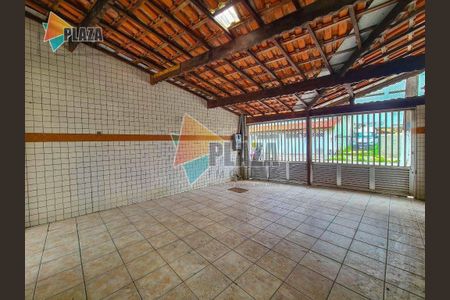 5_photo/94ce1dd387.a944a7ef88bd55c6-ATLAS-fa00e427-ffb7-47a2-8a9d-abc2851ffa7a.jpg de casa à venda com 2 quartos, 114m² em Guilhermina, Praia Grande