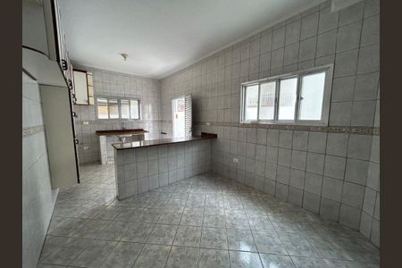 4_photo/94ce1dd3ed.e3da74daae84817a-ATLAS-2599cc87-202c-432b-b764-7c3ea073d968.jpg de casa à venda com 2 quartos, 115m² em Guilhermina, Praia Grande