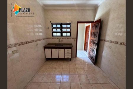 7_photo/94ce1e5587.cd6912d4e48c45dd-ATLAS-ed3f8fe2-22e6-42a4-b63a-5e9d691df13e.jpg de casa à venda com 2 quartos, 126m² em Vila Assuncao, Praia Grande