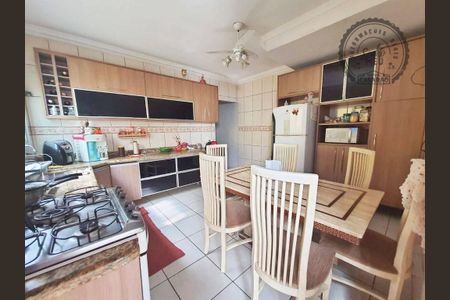 10_photo/94ce1e55bb.7e2ea02b9085bf9d-ATLAS-e0b8a558-633a-426b-901c-df34328f69ce.jpg de casa à venda com 3 quartos, 164m² em Cidade Ocian, Praia Grande