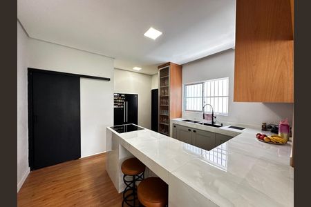 20_photo/94ce1e5637.833a42e394c467a8-ATLAS-9cd4304e-6a14-49d2-87a8-c4bcc089c03b.jpg de casa à venda com 3 quartos, 165m² em Vila Assuncao, Praia Grande