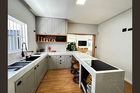 22_photo/94ce1e5637.833a42e394c467a8-ATLAS-e6dfb078-6e1e-4886-9a78-1bf68a557165.jpg de casa à venda com 3 quartos, 165m² em Vila Assuncao, Praia Grande