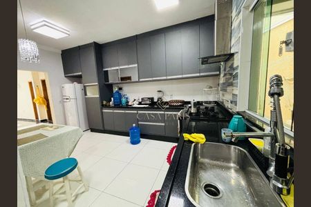 6_photo/94ce1e567b.92bd7eb76981e119-ATLAS-e287f42b-7000-4a70-aa9a-2ac3ecab00a6.jpg de casa à venda com 3 quartos, 200m² em Vila Assuncao, Praia Grande