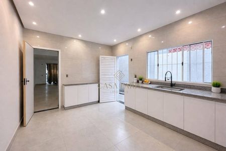 4_photo/94ce1e57e5.7cc5f6eb30674ee3-ATLAS-e0fac311-ddb8-4d3b-a78a-93525d0b1fa5.jpg de casa à venda com 3 quartos, 96m² em Vila Assuncao, Praia Grande