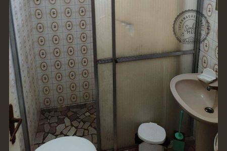 6_photo/94ce1e57e9.64ac2371dd04f17e-ATLAS-eb6f1abc-d101-47db-9d6b-e64fef05d38b.jpg de casa à venda com 2 quartos, 66m² em Vila Assuncao, Praia Grande