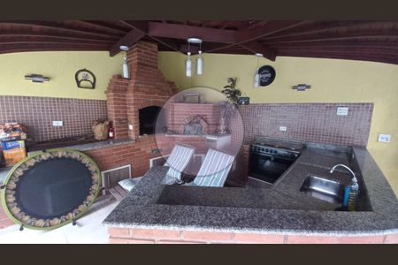 2_photo/94ce1e5847.3faa1895dd9a36aa-ATLAS-d6d76157-36b6-471d-941e-d2e0277d43bf.jpg de casa à venda com 4 quartos, 246m² em Vila Assuncao, Praia Grande