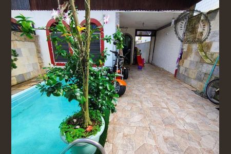 1_photo/94ce1e58bf.3dea3cab82053bf3-ATLAS-e6d8efdb-bfb6-4a88-ba1b-e184dfc03660.jpg de casa à venda com 3 quartos, 107m² em Vila Tupi, Praia Grande