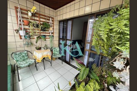 4_photo/94ce1e58d7.36890f7e64fc03e8-ATLAS-c7c49c55-fda7-498b-bcc1-5d5140caecdd.jpg de apartamento à venda com 2 quartos, 95m² em Vila Tupi, Praia Grande