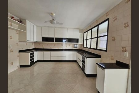 3_photo/94ce1e5939.00636073c8af46ef-ATLAS-13aeca70-0751-452e-951f-e55c8c830e42.jpg de apartamento à venda com 3 quartos, 133m² em Vila Assuncao, Praia Grande