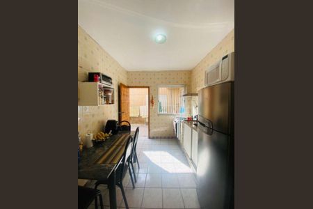 10_photo/94ce1e5e45.42fc04046762a4be-ATLAS-d0fcdbe5-687b-4b35-9cac-cb084e09e48a.jpg de casa à venda com 3 quartos, 100m² em Vila Tupi, Praia Grande