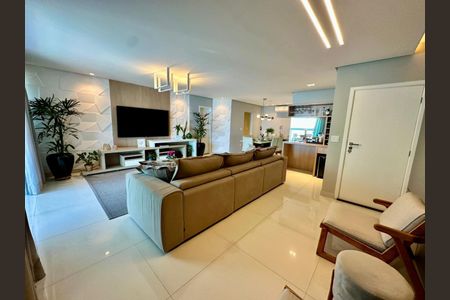 18_photo/94ce1e5e45.6cfae7307d3dcc57-ATLAS-4bfd2d06-dfab-40b8-a073-9d3b37e9b7a7.jpg de apartamento à venda com 4 quartos, 290m² em Vila Tupi, Praia Grande