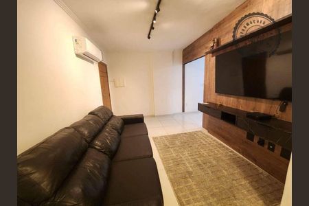 6_photo/94ce1e5f07.458b6c450e03a5db-ATLAS-ae0fa7b9-74fe-409d-9b1d-2a73a52bcf44.jpg de apartamento à venda com 2 quartos, 110m² em Vila Tupi, Praia Grande