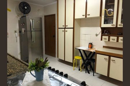 3_photo/94ce1e5f3f.9de25c20b41513f1-ATLAS-05fe4b24-6acf-4ac1-bf2d-6fb6e8be78dc.jpg de apartamento à venda com 3 quartos, 127m² em Vila Tupi, Praia Grande