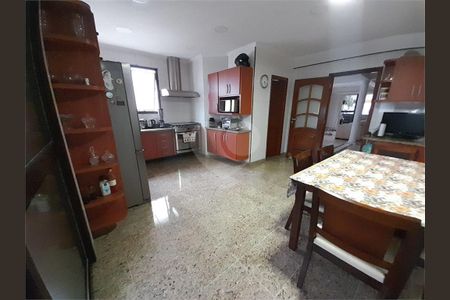 8_photo/94ce1e5f47.eb4747a7722cd593-ATLAS-d23f39a8-331b-401b-ad89-d228b64e4dbb.jpg de apartamento à venda com 3 quartos, 262m² em Vila Tupi, Praia Grande