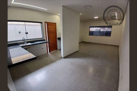 6_photo/94ce1e5f5d.671b3960e7484b54-ATLAS-b6105c90-862d-471e-9e2a-32f5f46065a3.jpg de casa à venda com 2 quartos, 140m² em Vila Tupi, Praia Grande