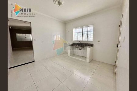 4_photo/94ce1e5f5d.d7b7135cffaafe0a-ATLAS-20212880-7086-4c66-ab87-8e8e44e5b415.jpg de casa para alugar com 2 quartos, 75m² em Vila Tupi, Praia Grande