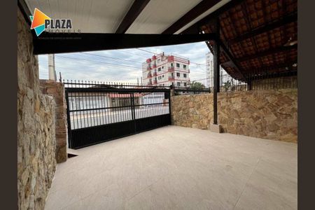 2_photo/94ce1e5f6b.98319c766f537efd-ATLAS-23faef07-2532-4cc3-a169-babdda4b29d4.jpg de casa à venda com 2 quartos, 84m² em Vila Tupi, Praia Grande