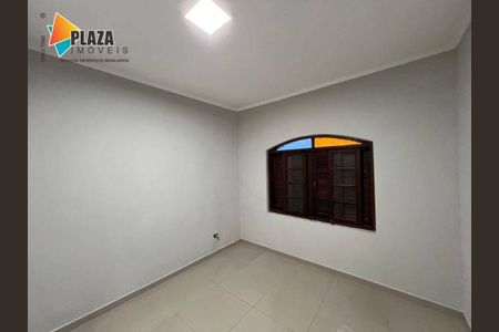 13_photo/94ce1e5f6b.98319c766f537efd-ATLAS-446dd2ac-8b29-41bb-aef1-d39d8a036c65.jpg de casa à venda com 2 quartos, 84m² em Vila Tupi, Praia Grande