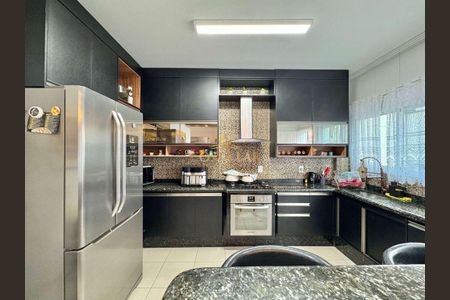 6_photo/94ce1e5f7f.cce03887c7d72c1f-ATLAS-7d67025f-cd9f-4b7a-ae7e-22db34aeddf8.jpg de casa à venda com 3 quartos, 185m² em Vila Tupi, Praia Grande