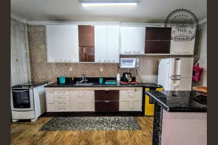 6_photo/94ce1e5fb7.c1453b8576bfdcc2-ATLAS-e20dfd62-09a8-43ca-b24e-58a574201304.jpg de apartamento à venda com 2 quartos, 102m² em Vila Tupi, Praia Grande