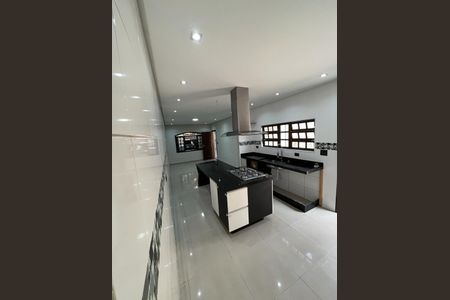 24_photo/94ce1e5fe7.1788552eaf7d05ed-ATLAS-bb484da2-e8aa-45be-a3c7-14990e36e376.jpg de apartamento à venda com 3 quartos, 141m² em Vila Tupi, Praia Grande