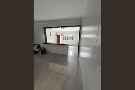 37_photo/94ce1e6003.6b2453e70642c87c-ATLAS-4719e405-8221-4dd6-badd-3f1f2e8f1fae.jpg de casa para alugar com 3 quartos, 98m² em Vila Tupi, Praia Grande