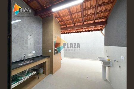 20_photo/94ce1e6003.b9011c6352d0a570-ATLAS-d17aa3b0-c98e-45c7-b10d-b63f4f13f5f1.jpg de casa para alugar com 3 quartos, 97m² em Vila Tupi, Praia Grande