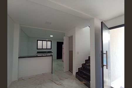 2_photo/94ce1e6023.9e8f1c97e4a047f1-ATLAS-730145a3-8c85-41d5-8790-18dda38ea522.jpg de casa à venda com 3 quartos, 86m² em Vila Tupi, Praia Grande