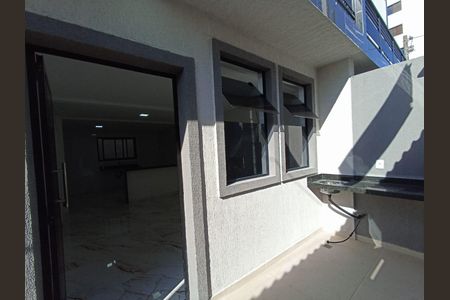 2_photo/94ce1e6023.ce0e127f29cc1409-ATLAS-e4199e92-b905-4fdb-949f-3ef14ace48d2.jpg de casa à venda com 3 quartos, 111m² em Vila Tupi, Praia Grande