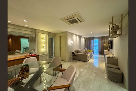 2_photo/94ce1e604d.a52595643aadcc7d-ATLAS-a51e6d7b-2fae-4f83-b976-33d4d944a24e.jpg de apartamento à venda com 3 quartos, 162m² em Vila Tupi, Praia Grande